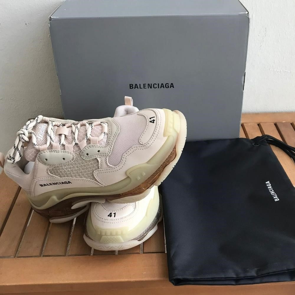 New 💯 Original Balenciaga WOMEN'S TRIPLE S CLEAR SOLE SNEAKER IN BEIGE