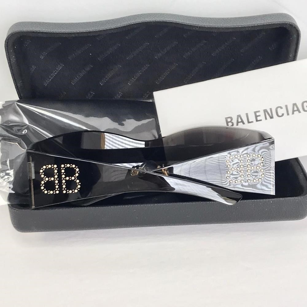 - 💯 - Authentic New BalenciagaMONO MASK SUNGLASSES | BB0122S seen  on Kim