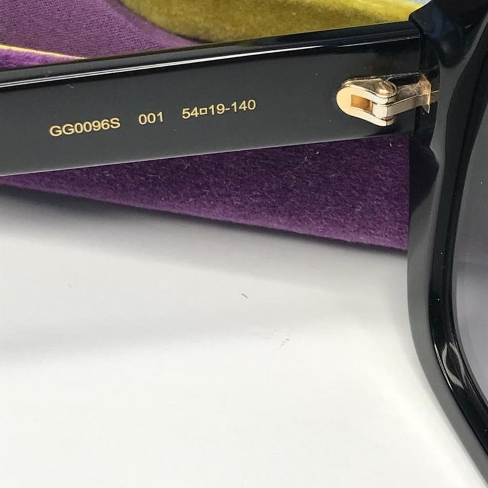 Ship same day- New - 💯 Original  Gucci GG0096S 001 54 Black Square Sunglasses.