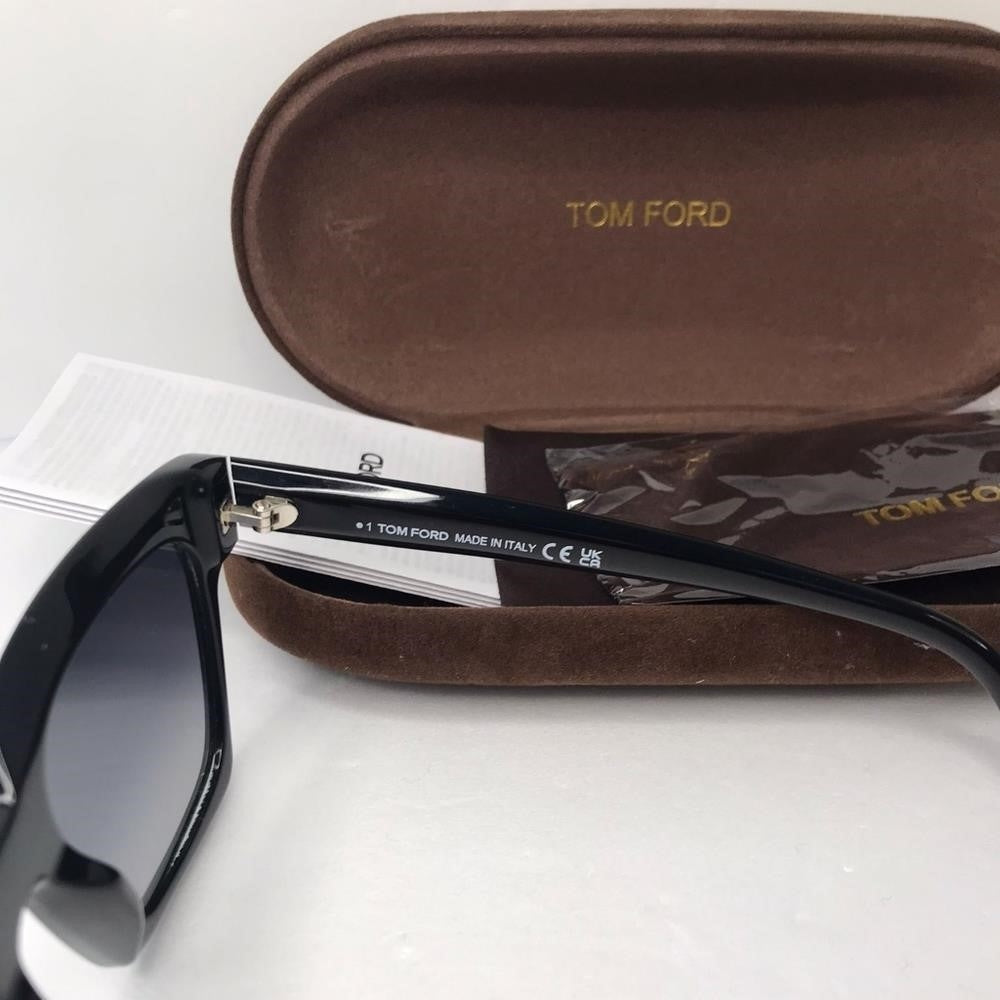 💯 Original TOM FORDSquare Sari TF690 Sunglasses Black