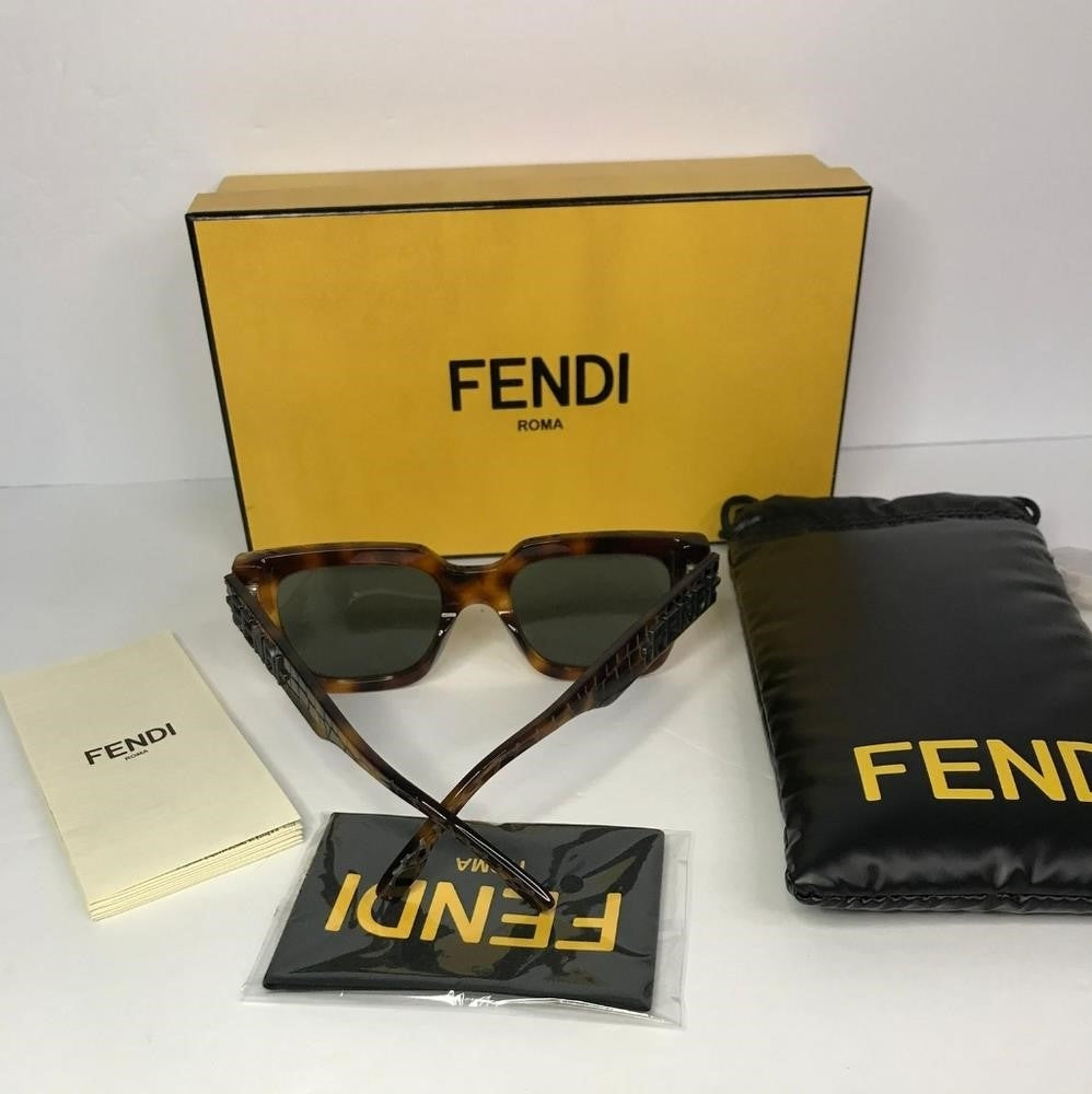 💯 Original  Fendi FE40078I squared sunglasses