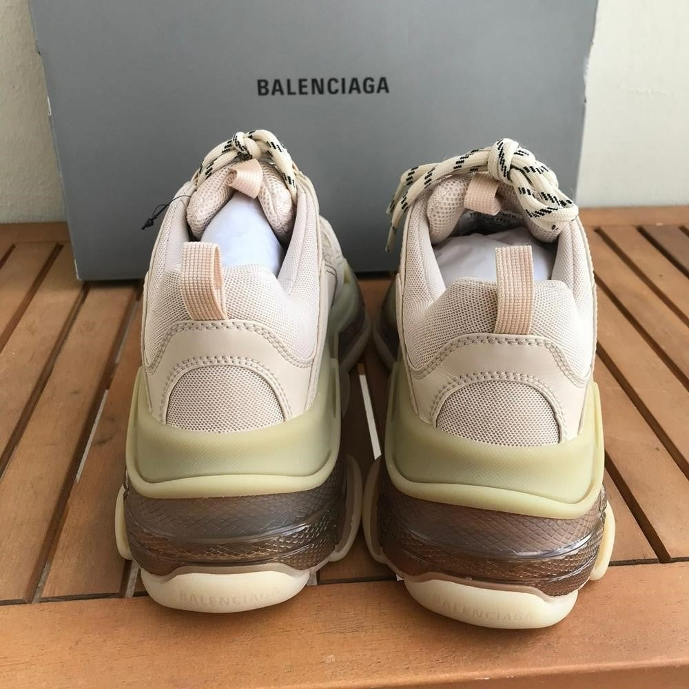 Authentic 💯 Balenciaga WOMEN'S TRIPLE S CLEAR SOLE SNEAKER IN BEIGE Leather SIZE US 11