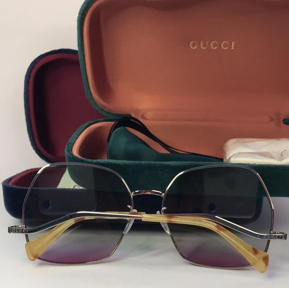 New 💯 Authentic- Gucci Logo GG0972S 004 blue to cherry red lens.sunglasses