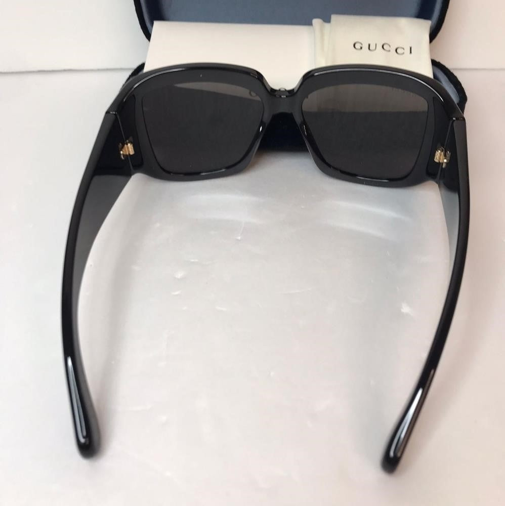 💯 - New original Gucci is going to be your favorite every day. Sunglass