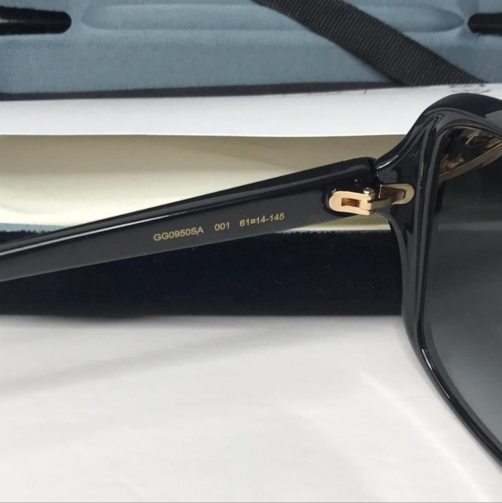 New - 💯 Original Gucci Grey Butterfly Ladies Sunglasses GG0950SA 001