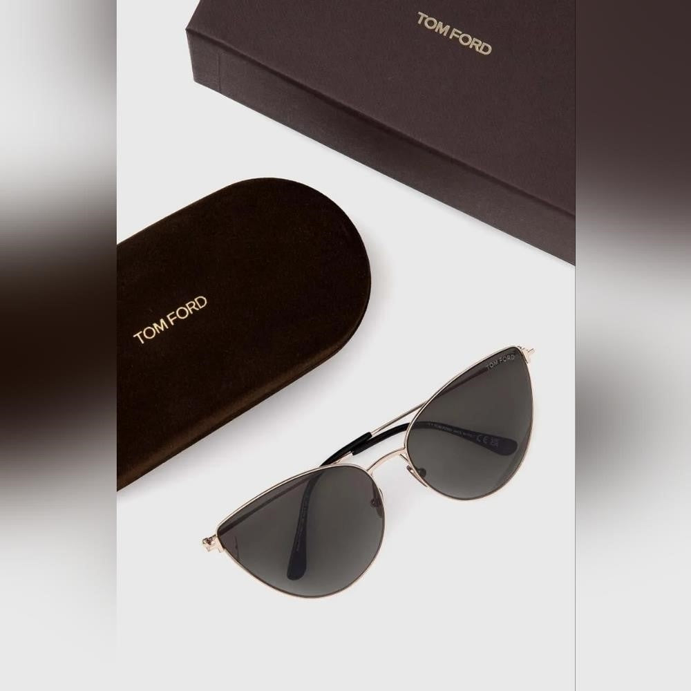 - New 💯 Original TOM FORD Eyewearcat-eye sunglasses