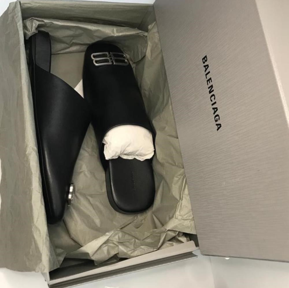 New - Ship same day 💯 Authentic  Black/ Silver BALENCIAGA Cosy BB Mule