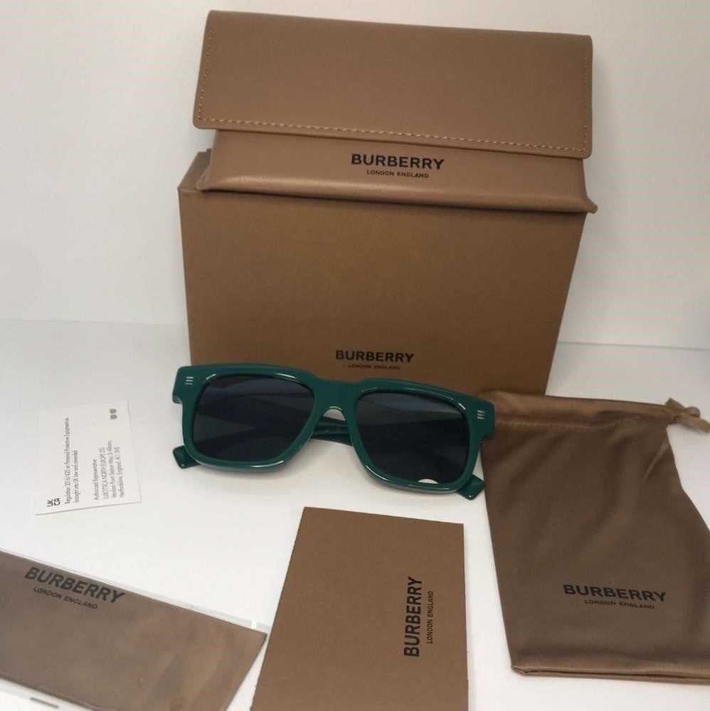 New - 💯 Original BURBERRY BE4394F HAYDEN SUNGLASSES