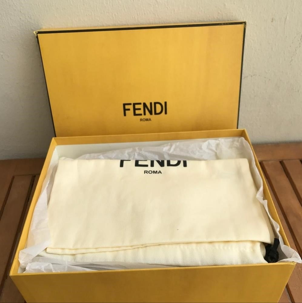 💯 Original  FENDI Colibri Lite Mixed Media Pump size 36.5