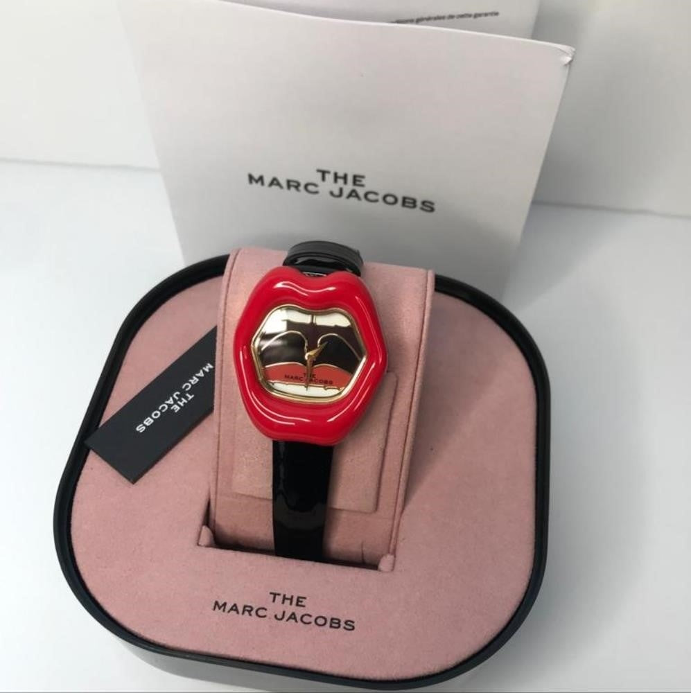 💯 Original Marc Jacobs The Lip Quartz Black Dial Ladies Watch MJ0120190889.