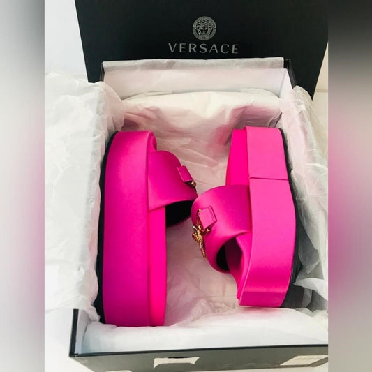 💯Original VERSACE Pink Medusa Biggie Platform Sandals Silk satin sandals in pink.