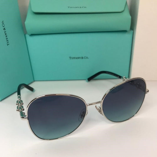 New - 💯 original TIFFANY TF3086 6001/9SThis aviator  sunglass comes in silver