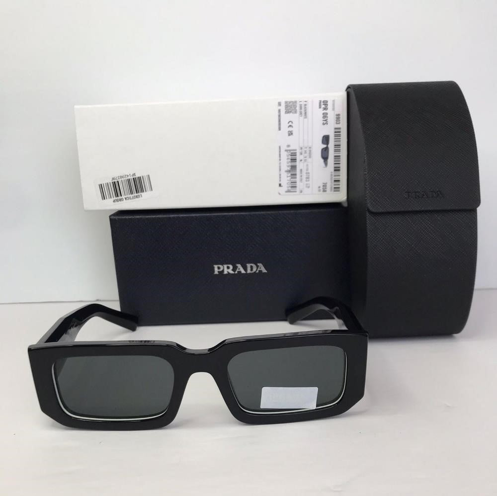 💯 - Authentic New Prada Symbole collection. The bold rectangular frame SPR 0…