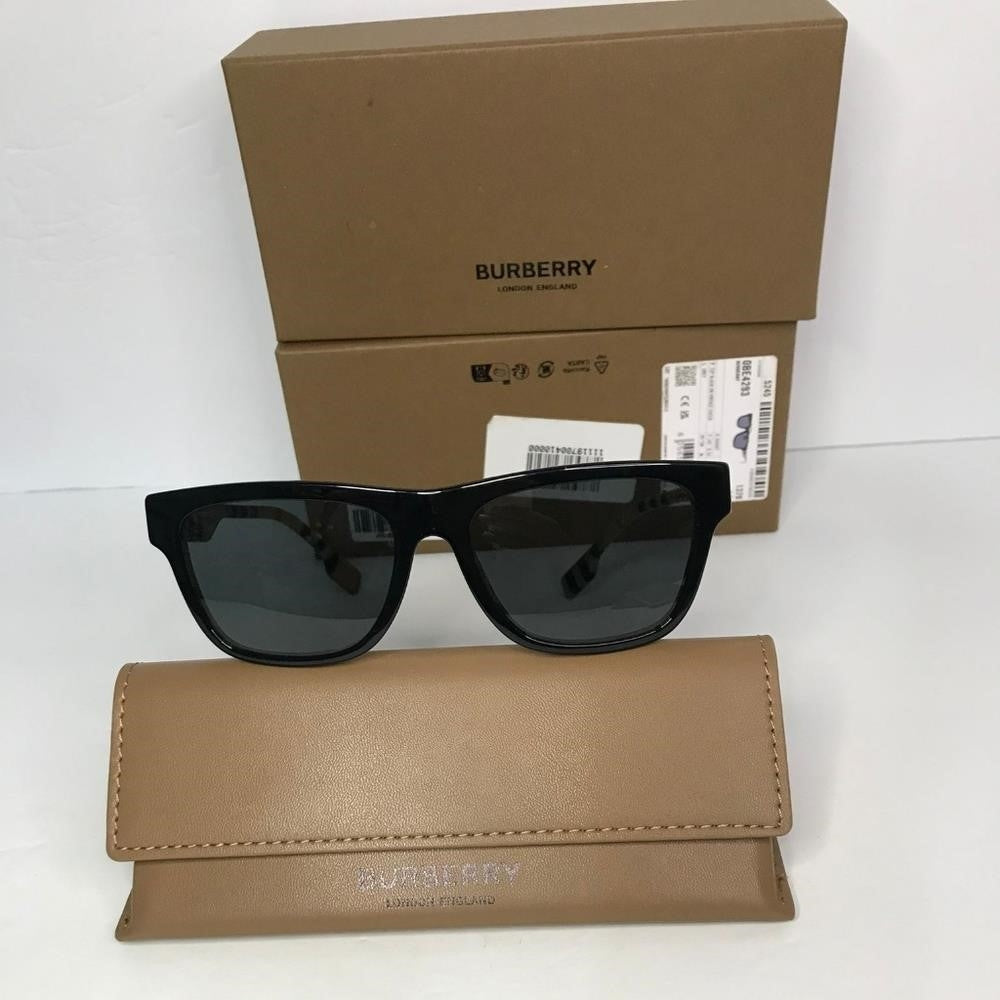 - New 💯 Original Burberry Grey Square Men's Sunglasses BE4293 380687 56.