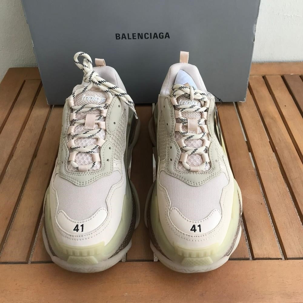 New 💯 Original Balenciaga WOMEN'S TRIPLE S CLEAR SOLE SNEAKER IN BEIGE