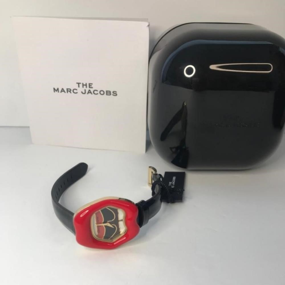 💯 Original Marc Jacobs The Lip Quartz Black Dial Ladies Watch MJ0120190889.