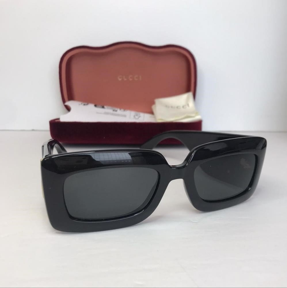 New - Authentic New Gucci GG0811S 001 Black / Grey Lenses