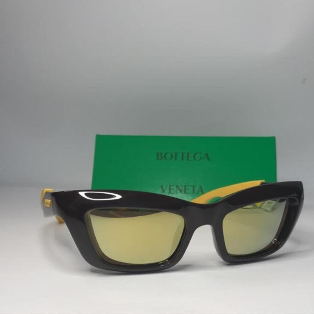 Authentic New Bottega Veneta sunglasses for woman