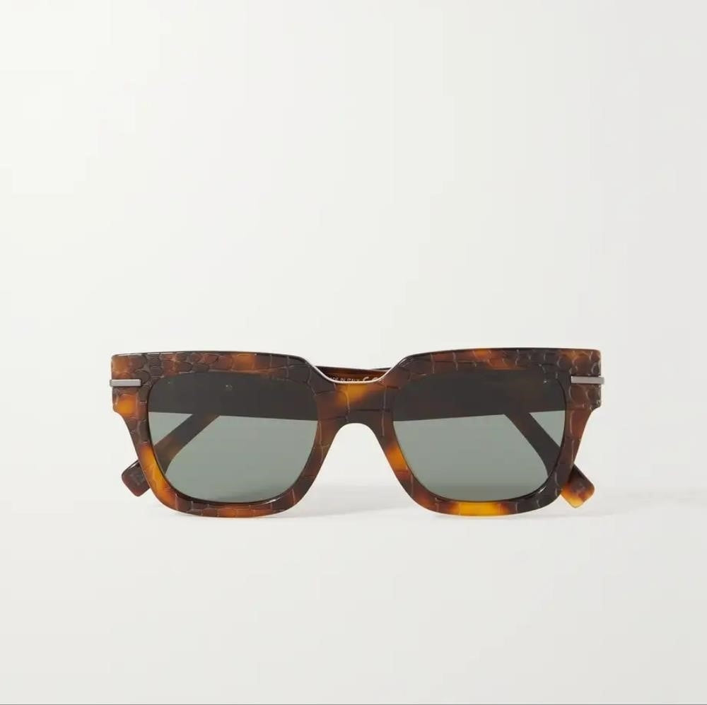 New - 💯 Original  Fendi FE40078I squared sunglasses