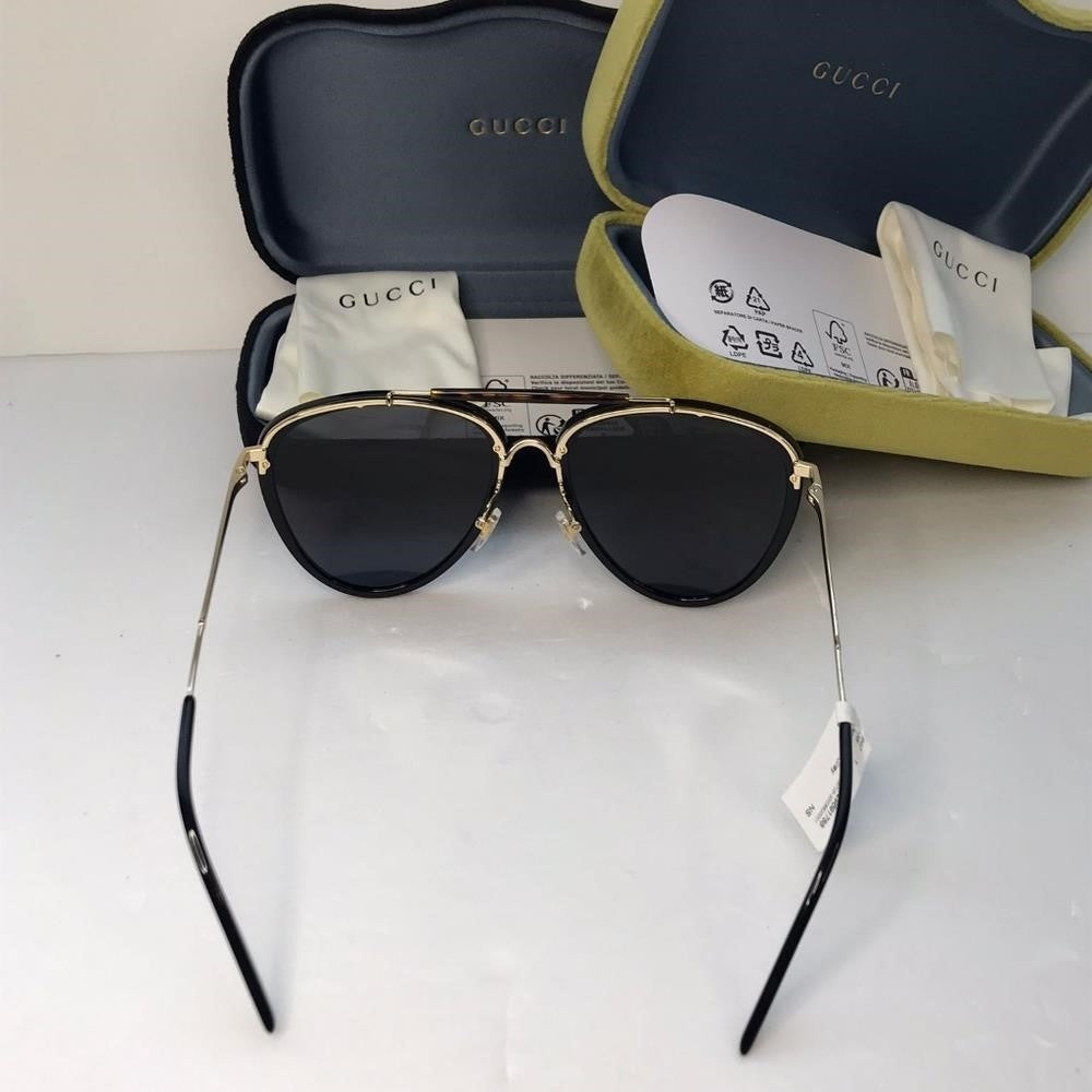 - New  - 💯 Original  Gucci GG0672S Unisex Aviator Sunglasses, Black/Grey