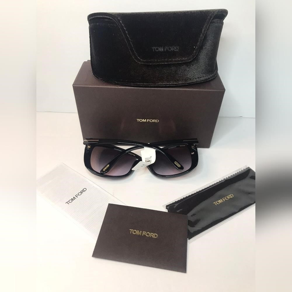 New - 💯 Original TOM FORD EyewearFT0943 Jasmin sunglasses