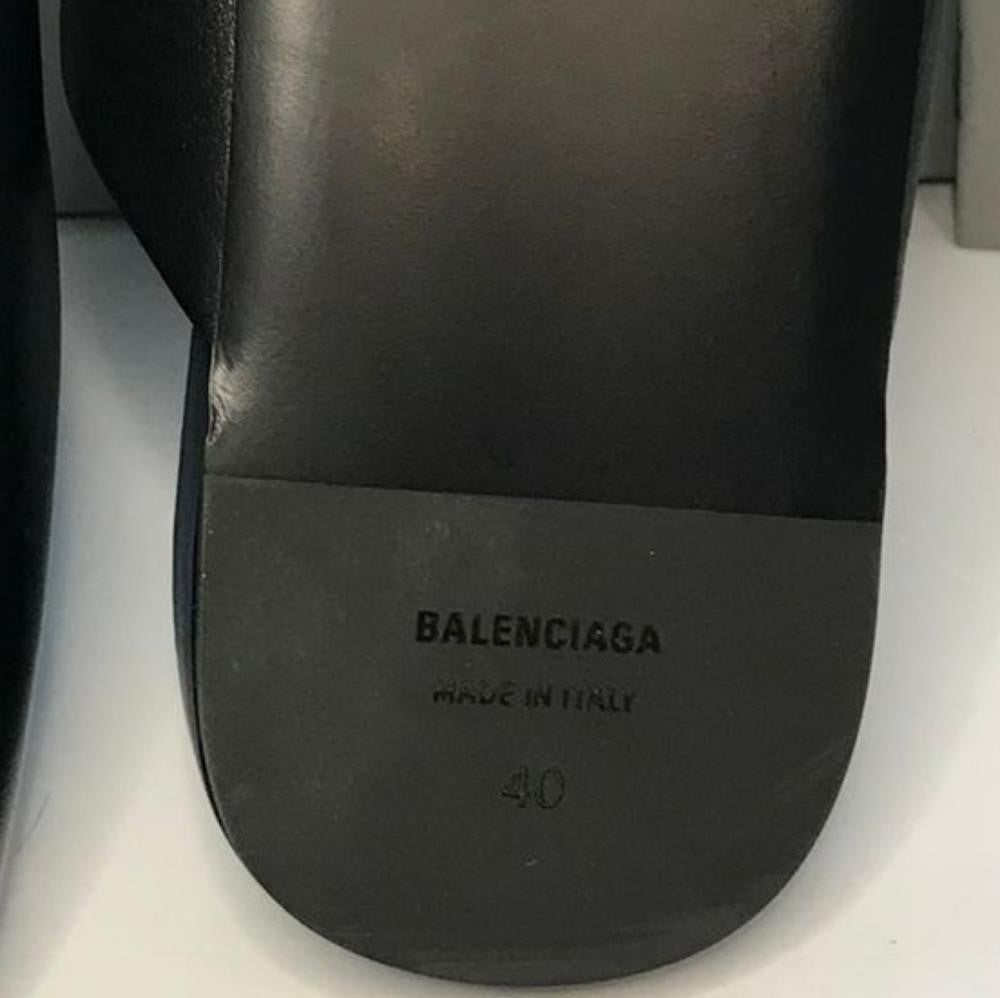 New 💯 Original Cosy BB MuleBalenciaga Cosy BB Logo Plaque Mules