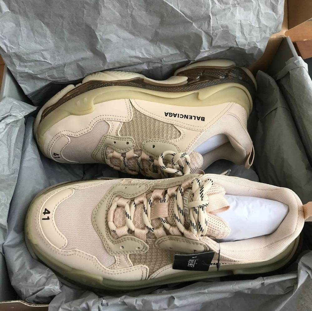 New 💯 Original Balenciaga WOMEN'S TRIPLE S CLEAR SOLE SNEAKER IN BEIGE