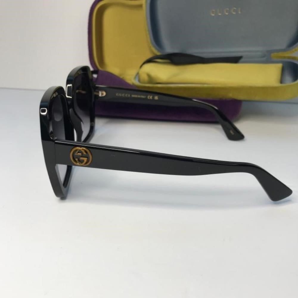 - New - 💯 Original  Gucci GG0096S 001 54 Black Square Sunglasses.