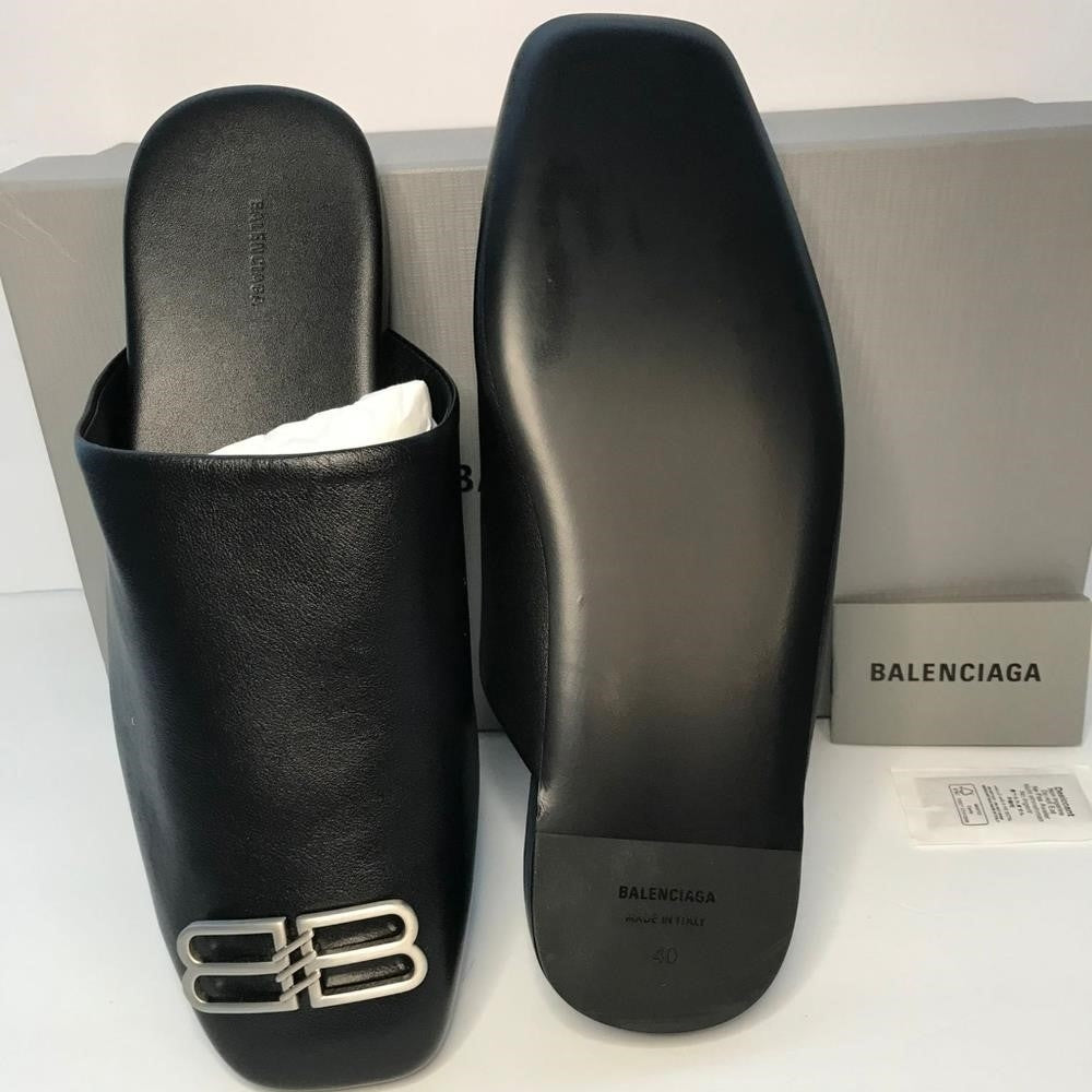 New 💯 Original Cosy BB MuleBalenciaga Cosy BB Logo Plaque Mules