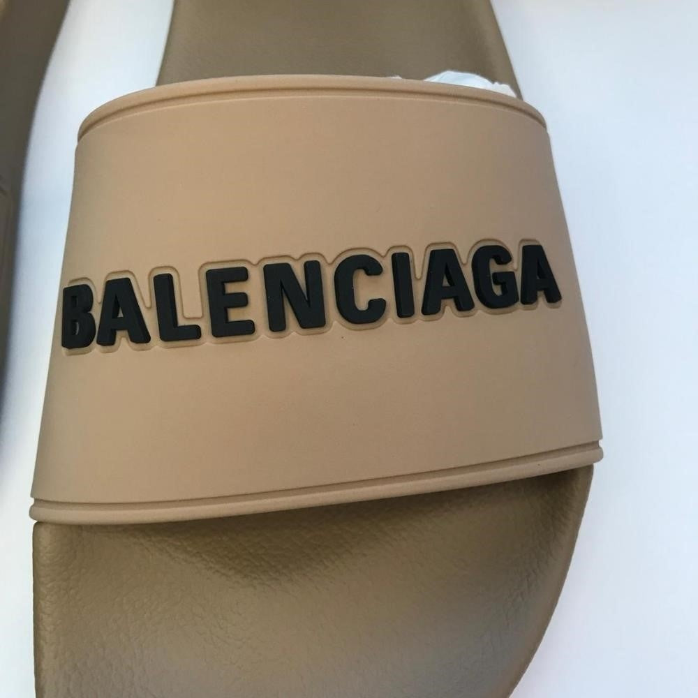 New 💯 Original Balenciaga Trendy POOL SLIDE SANDAL IN BEIGE