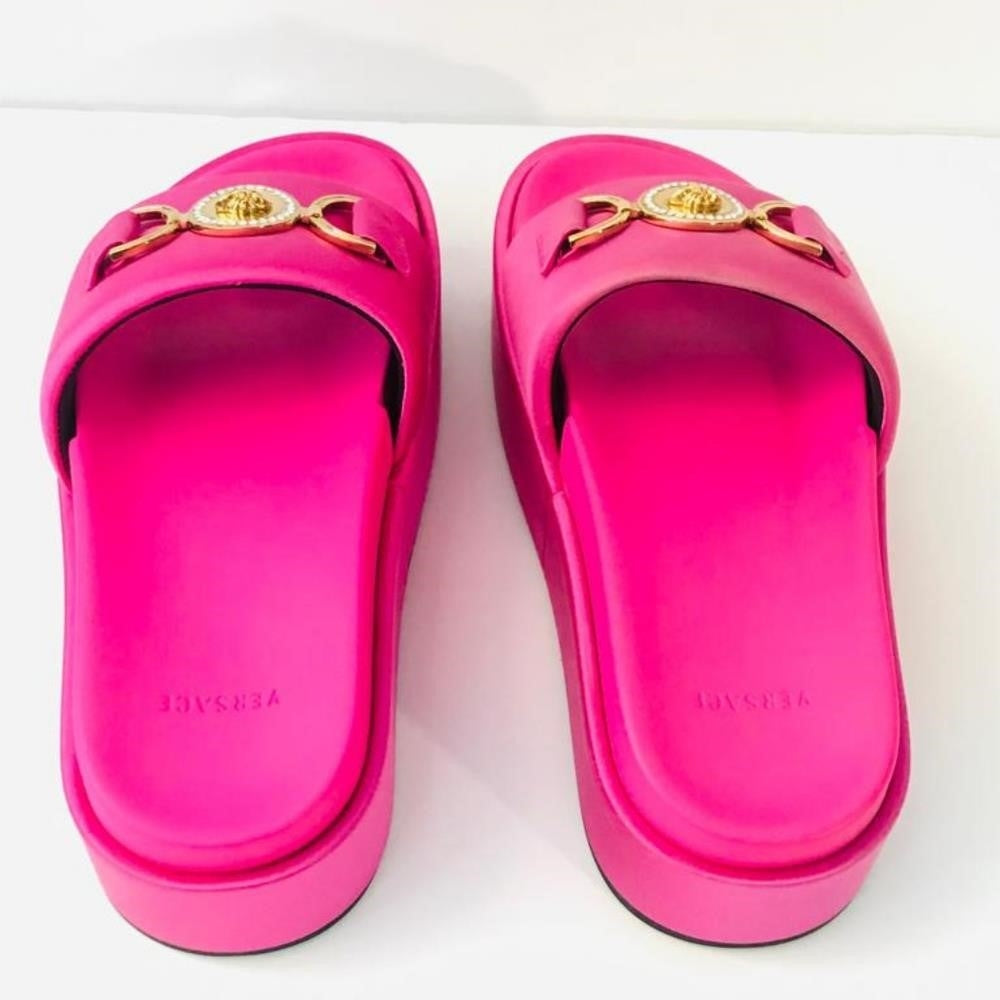 💯Original VERSACE Pink Medusa Biggie Platform Sandals Silk satin sandals in pink.