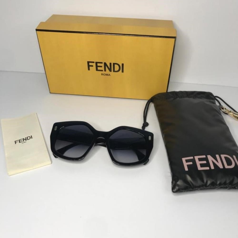 💯 Original  FENDI FE40017I OVERSIZED SUNGLASSES IN BLACK