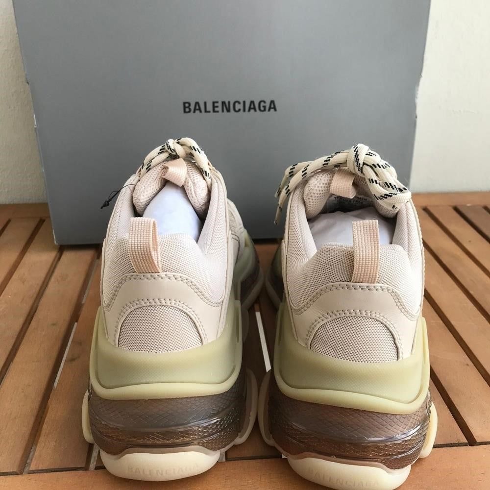 New 💯 Original Balenciaga WOMEN'S TRIPLE S CLEAR SOLE SNEAKER IN BEIGE