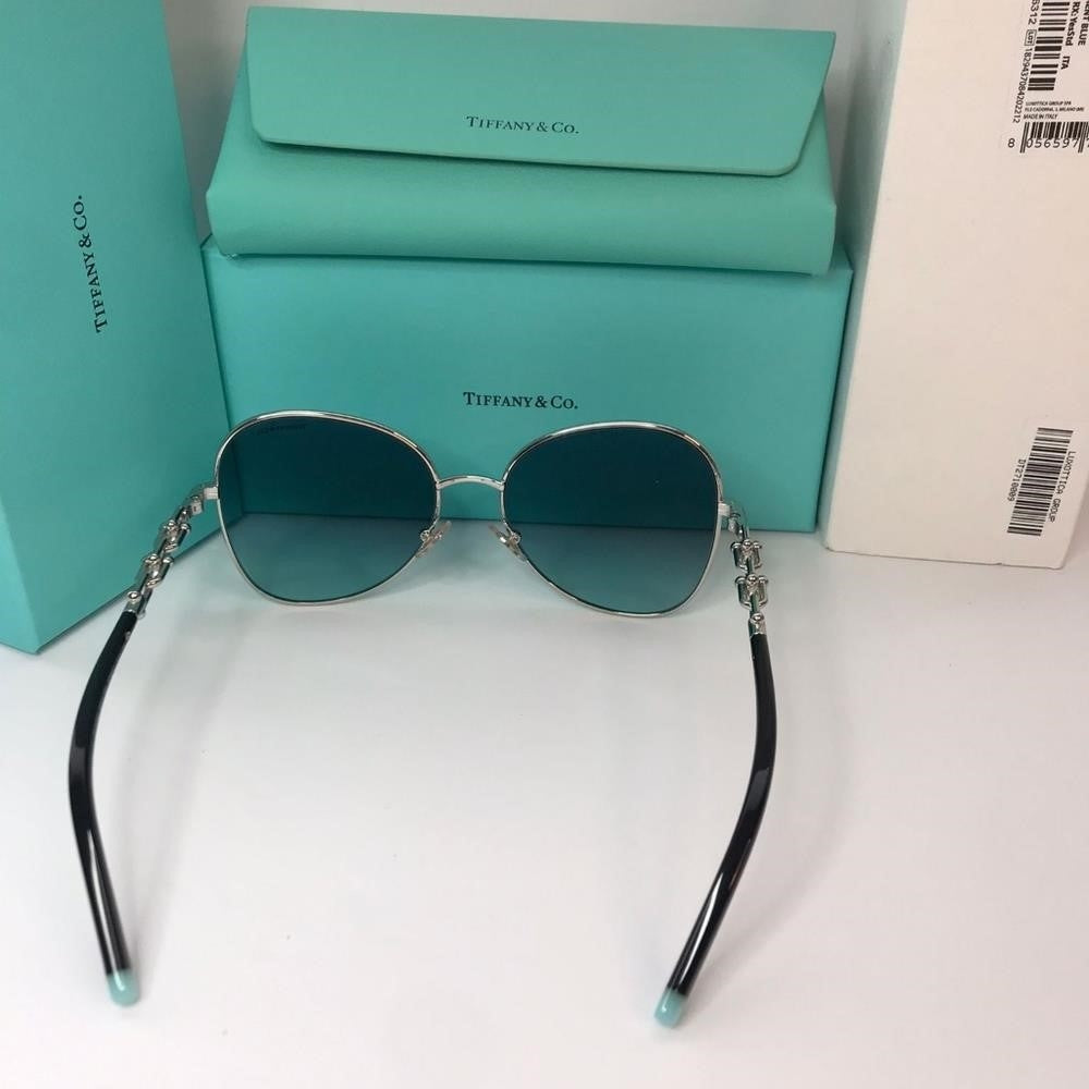 💯 original TIFFANY TF3086 6001/9SThis aviator  sunglass comes in silver frame