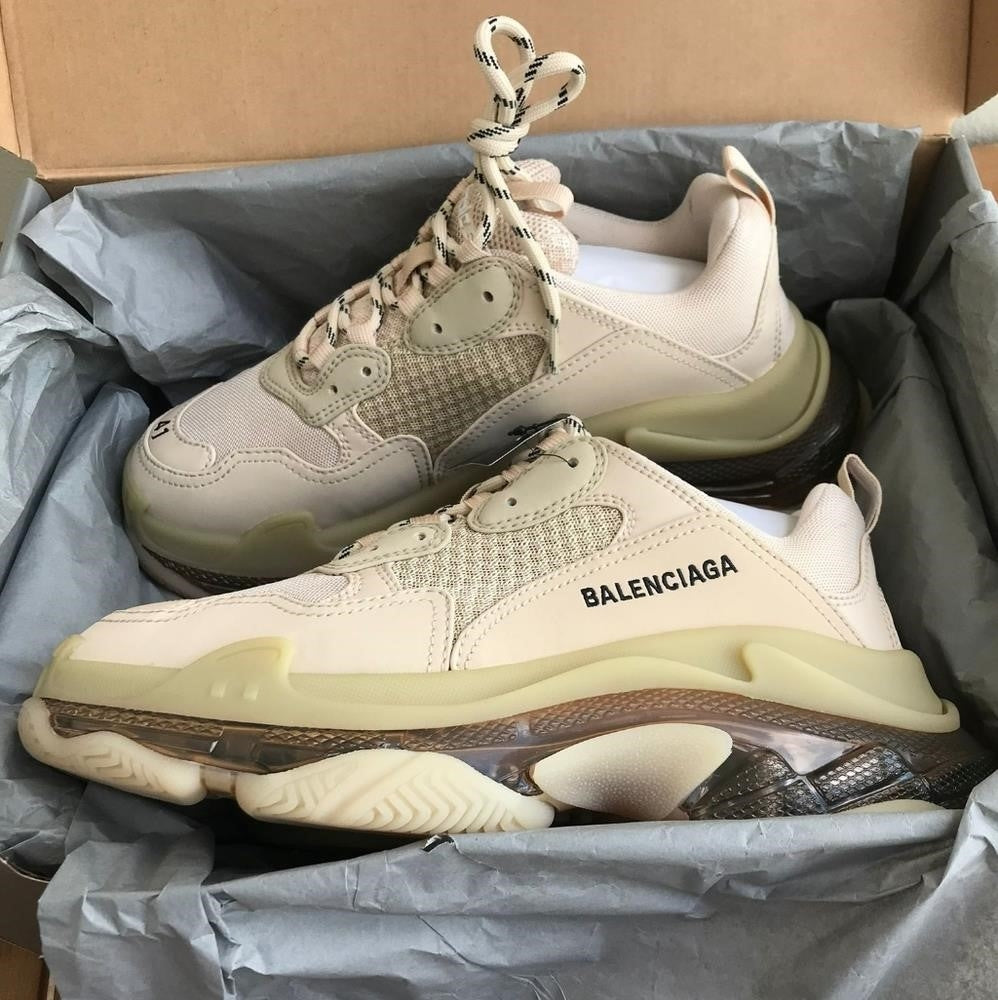 Authentic 💯 Balenciaga WOMEN'S TRIPLE S CLEAR SOLE SNEAKER IN BEIGE Leather SIZE US 11