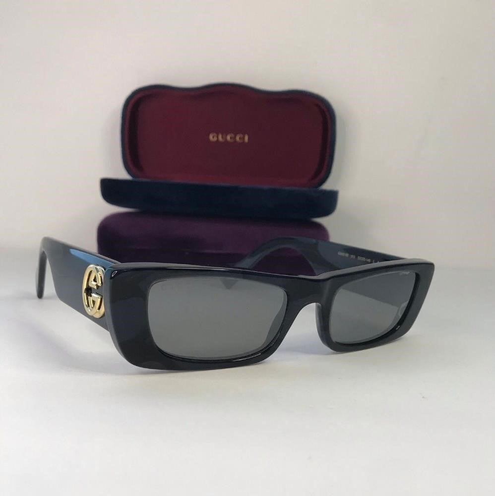 New Original Gucci Silver Rectangular Ladies Sunglasses GG0516S 013 52