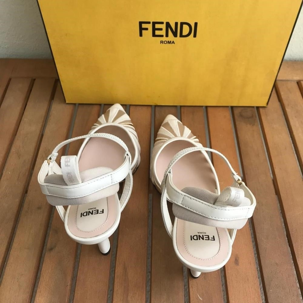 💯 Original  FENDI Colibri Lite Mixed Media Pump size 36.5