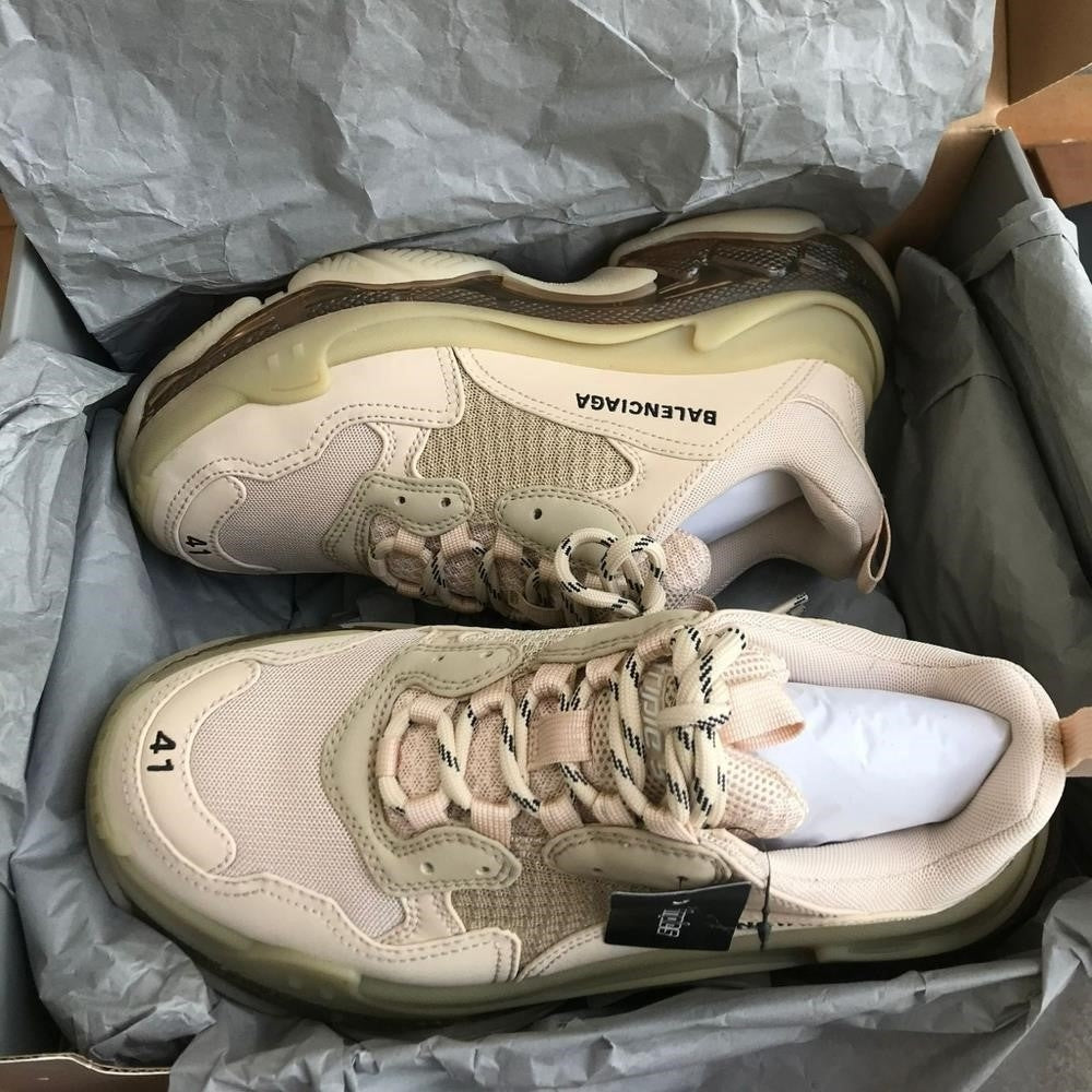 Authentic 💯 Balenciaga WOMEN'S TRIPLE S CLEAR SOLE SNEAKER IN BEIGE Leather SIZE US 11