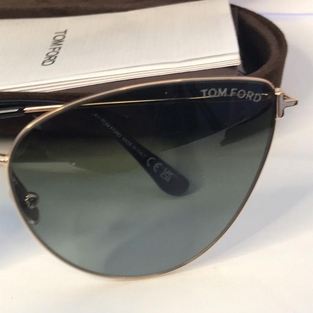 - New 💯 Original TOM FORD Eyewearcat-eye sunglasses