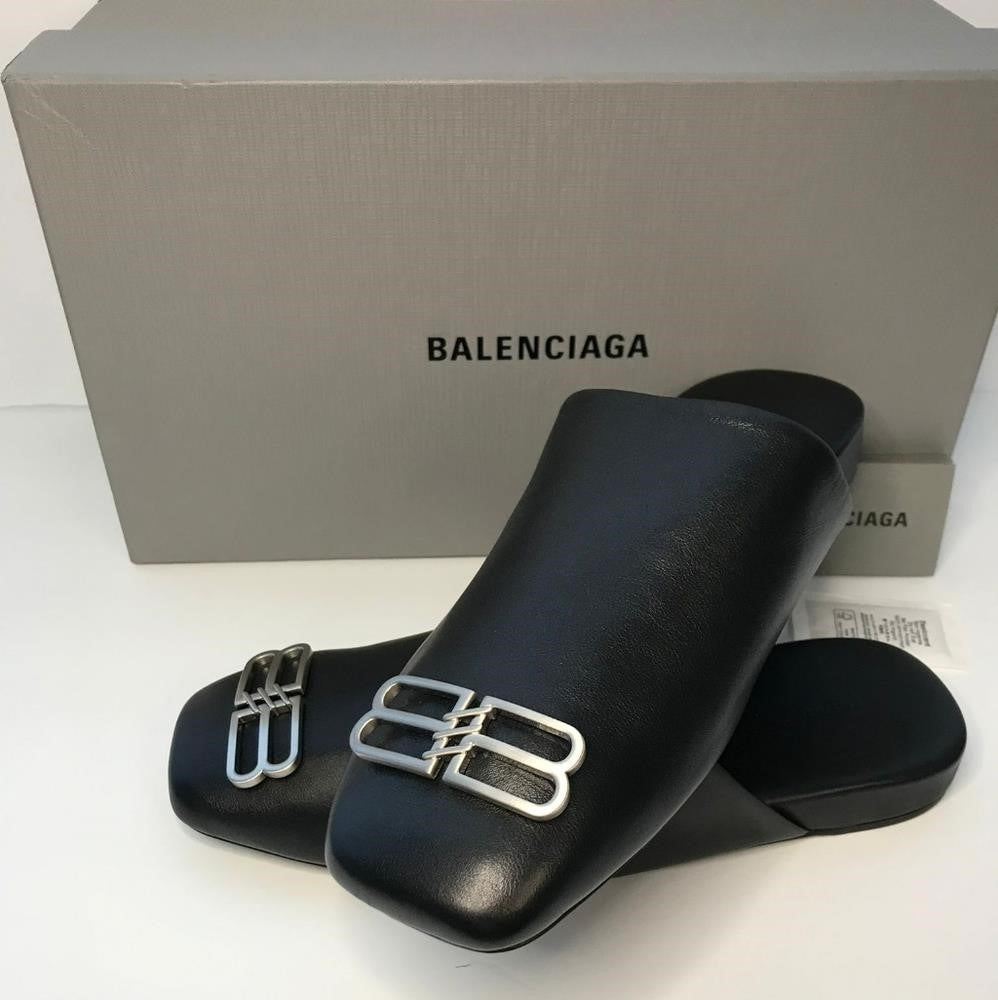 New 💯 Original Cosy BB MuleBalenciaga Cosy BB Logo Plaque Mules