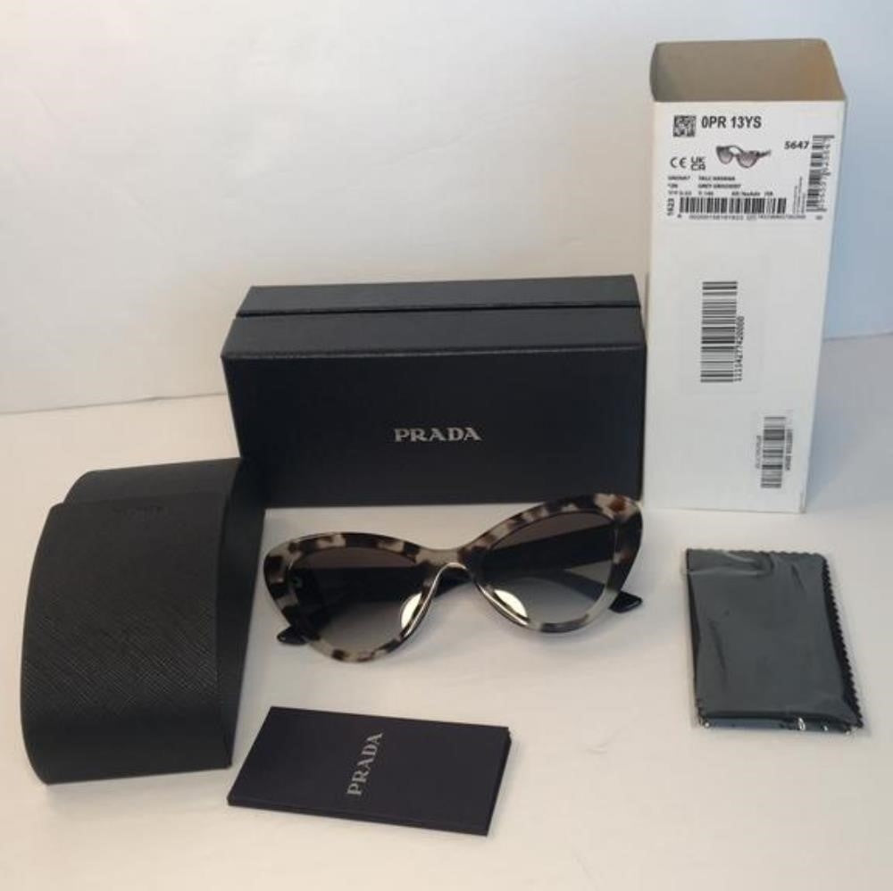 💯 - Authentic  New Prada PR 13YS UAO0A7 52 Ladies Sunglasses