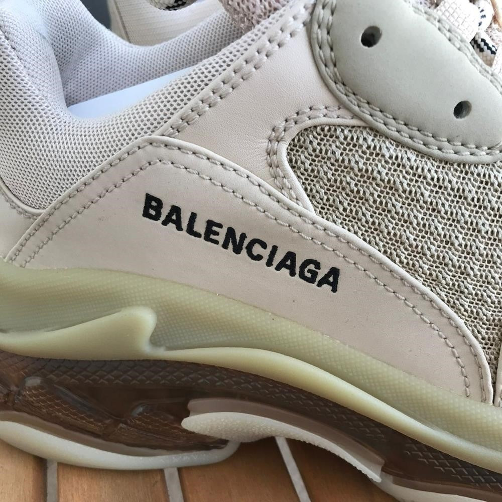 New 💯 Original Balenciaga WOMEN'S TRIPLE S CLEAR SOLE SNEAKER IN BEIGE