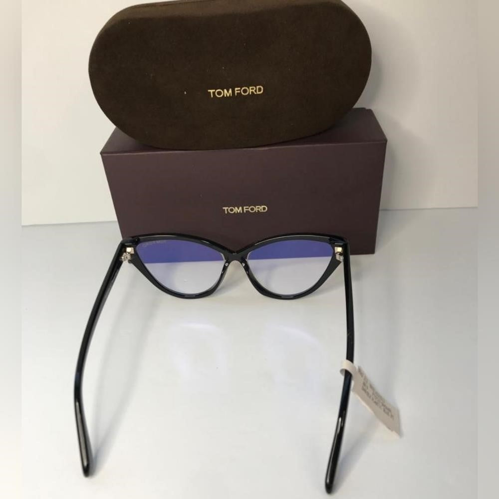 New- 💯 Original TOM FORD FT5729-B/V 001This cat eye optical comes in a shiny