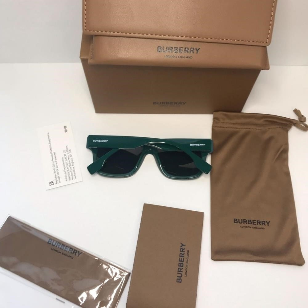 New - 💯 Original BURBERRY BE4394F HAYDEN SUNGLASSES