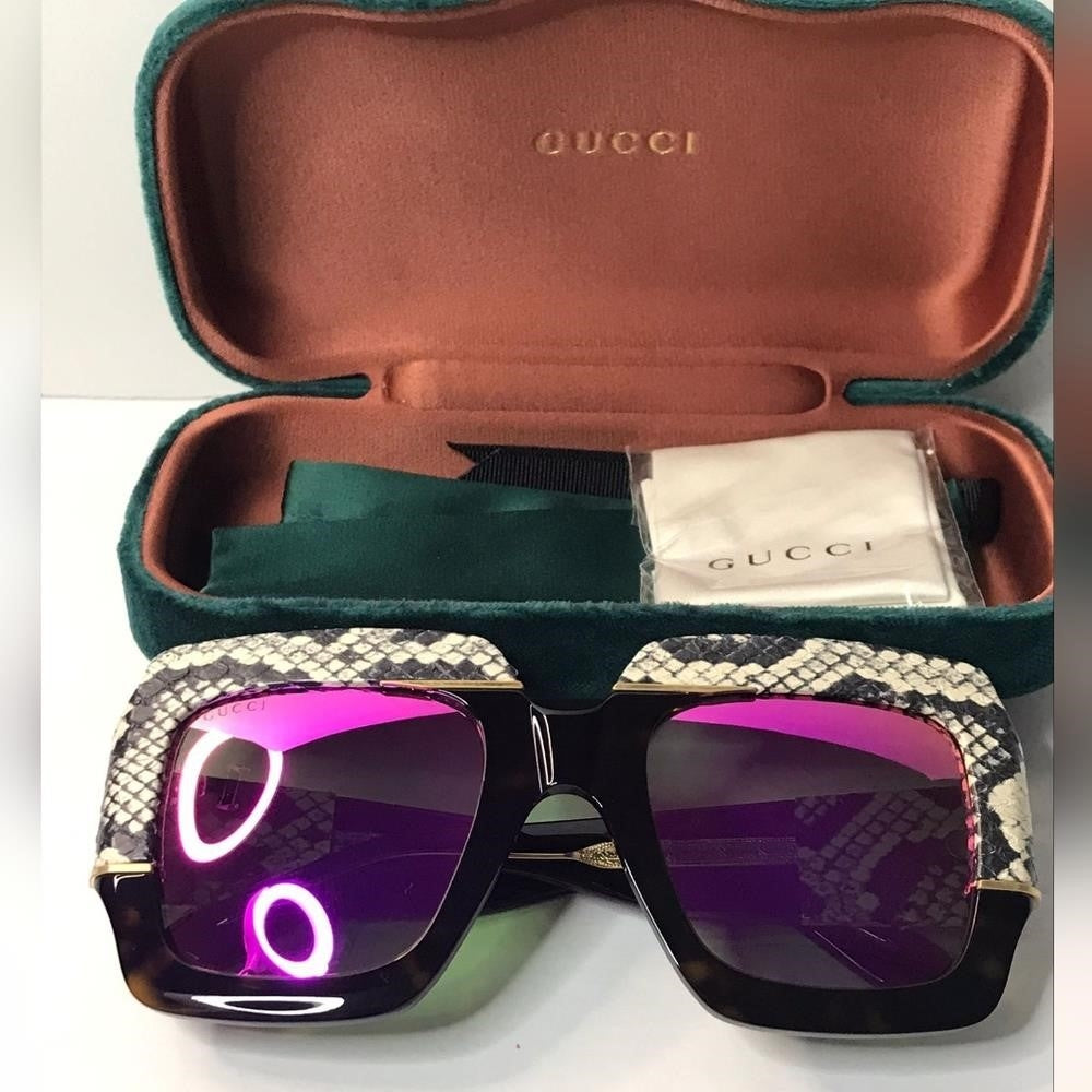 New- 💯 Original Gucci 0484 Havana Pink Snake Fantasy Leather Fashion Oversize