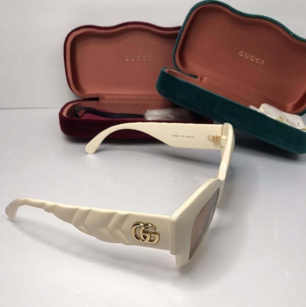 New - 💯 Original  Gucci GG0808S-002 53 Ladies Sunglasses