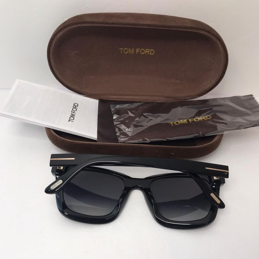 💯 Original TOM FORDSquare Sari TF690 Sunglasses Black