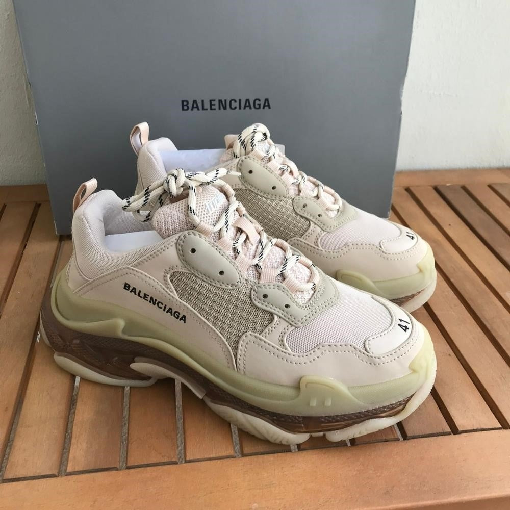 Authentic 💯 Balenciaga WOMEN'S TRIPLE S CLEAR SOLE SNEAKER IN BEIGE Leather SIZE US 11