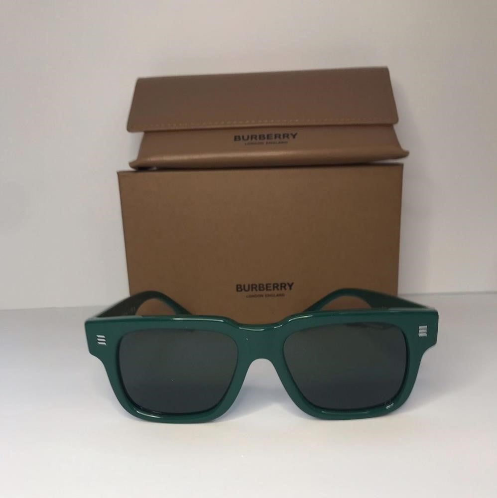 New - 💯 Original BURBERRY BE4394F HAYDEN SUNGLASSES