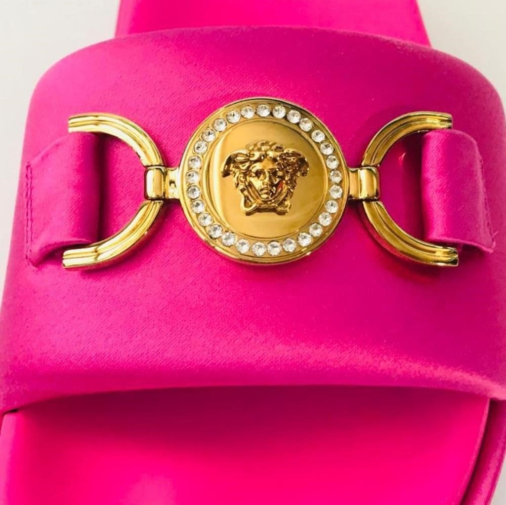 💯Original VERSACE Pink Medusa Biggie Platform Sandals Silk satin sandals in pink.